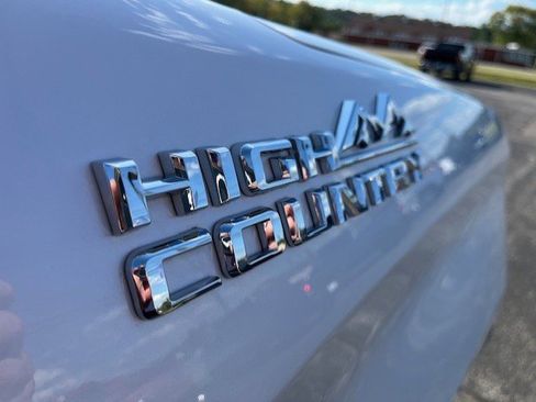 Used 2024 Chevrolet Silverado 1500 High Country image 2