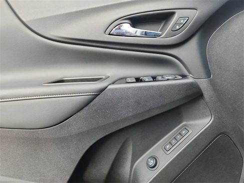 Used 2024 Chevrolet Equinox Premier image 21