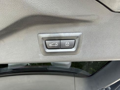Used 2025 BMW X7 xDrive40i w/ Premium Package AWD/4WD image 26