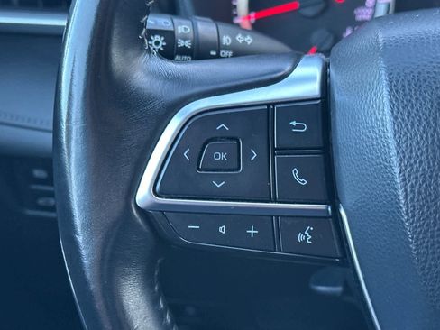 Used 2021 Toyota Highlander LE image 27