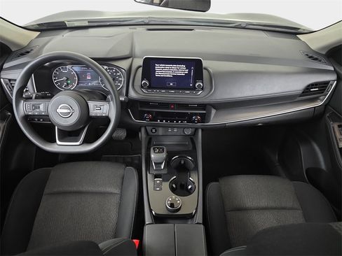 Used 2024 Nissan Rogue SV image 10