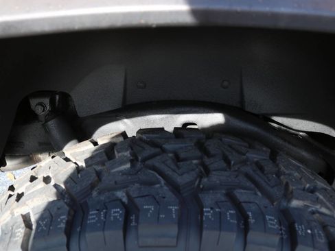 Used 2003 HUMMER H2 Base 4dr 4WD SUV w/ Preferred Equipment Group image 14