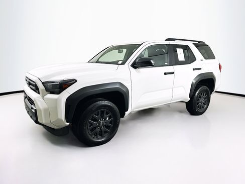 Used 2025 Toyota 4Runner SR5 AWD/4WD image 3