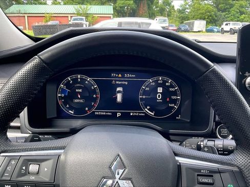 Used 2024 Mitsubishi Outlander SEL AWD/4WD image 19