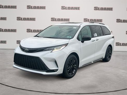 New 2026 Toyota Sienna XSE image 1