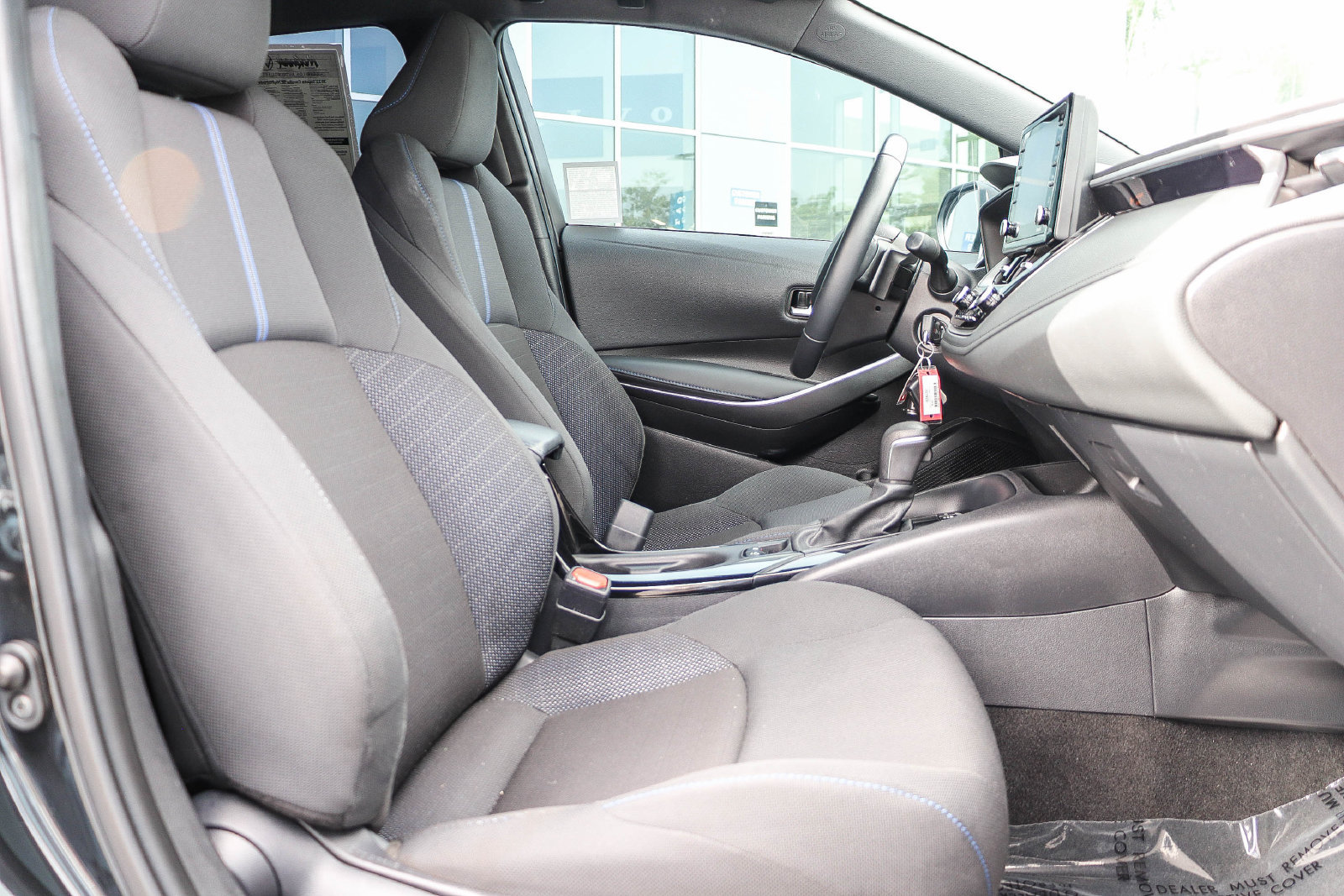Used 2022 Toyota Corolla SE w/ Carpet Mat Package (TMS) FWD image 17