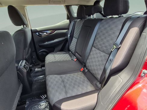 Used 2019 Nissan Rogue Sport SV w/ All-Weather Package AWD/4WD image 18