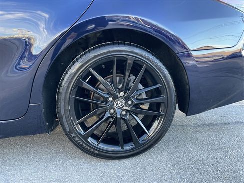 Used 2021 Toyota Camry XSE image 10