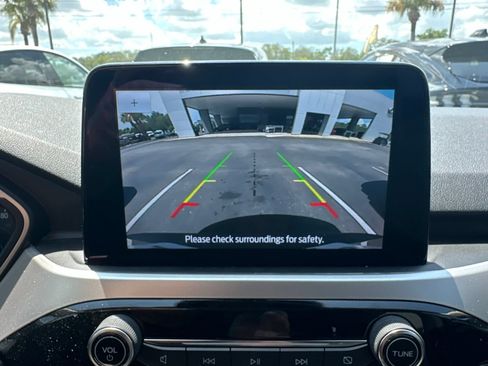 Used 2020 Ford Escape SE FWD image 3