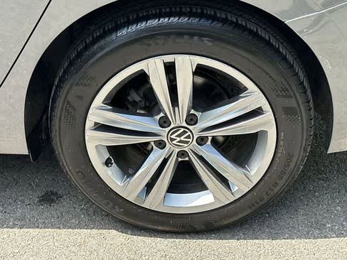 Used 2024 Volkswagen Jetta SE FWD image 5