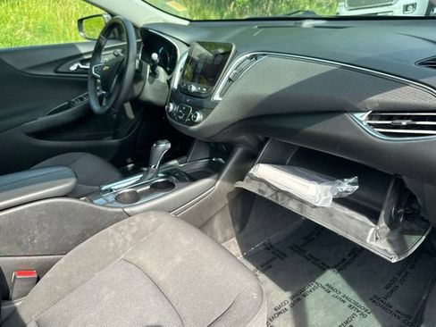 Used 2018 Chevrolet Malibu LT FWD image 41