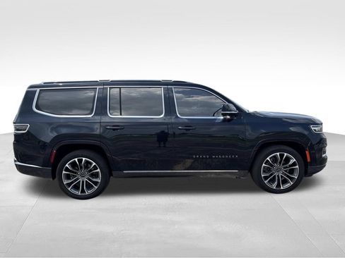 Used 2022 Jeep Grand Wagoneer Series III AWD/4WD image 4