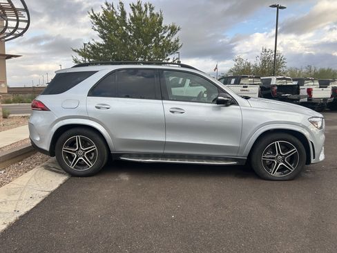Used 2023 Mercedes-Benz GLE 450 4MATIC w/ AMG Line Exterior image 2