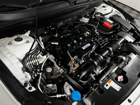 Used 2019 Honda Accord Sport image 10