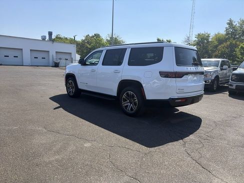 Used 2023 Jeep Wagoneer 4WD w/ Premium Group I image 3