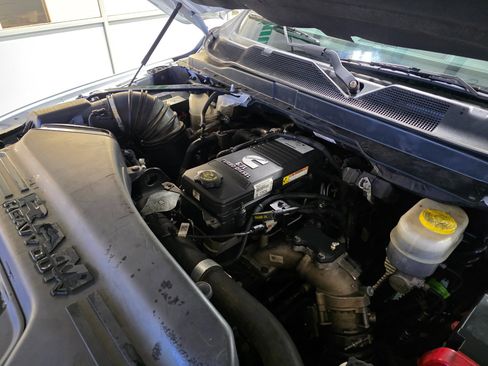 Used 2021 RAM 2500 Big Horn image 39