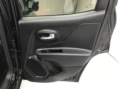 Used 2023 Jeep Renegade Limited AWD/4WD image 15