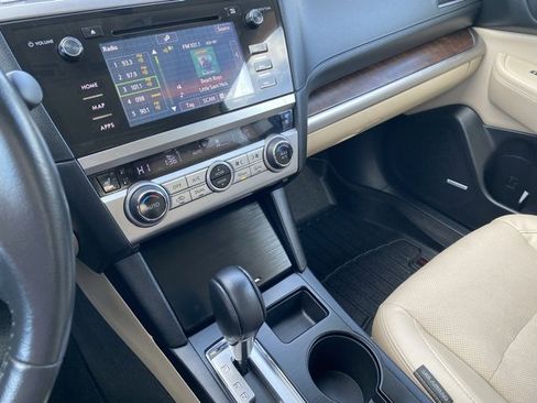 Used 2016 Subaru Outback 3.6R Limited image 18