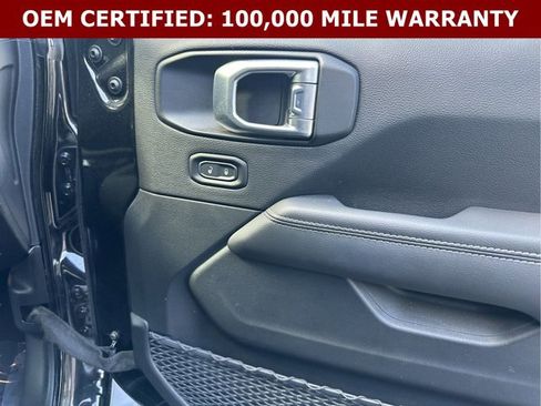 Used 2023 Jeep Wrangler Unlimited Sahara w/ Cold Weather Group AWD/4WD image 12