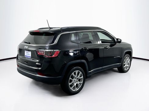 Used 2022 Jeep Compass Latitude AWD/4WD image 5
