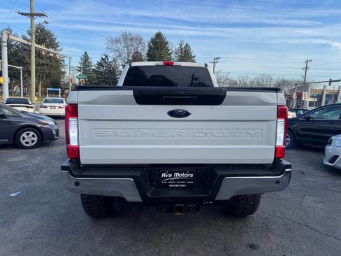 Used 2019 Ford F250 XLT w/ XLT Value Package image 4