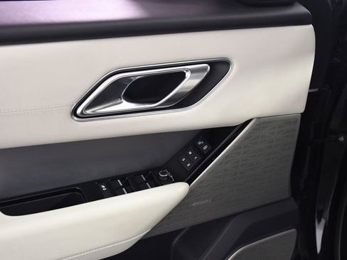 Used 2018 Land Rover Range Rover Velar AWD/4WD image 15