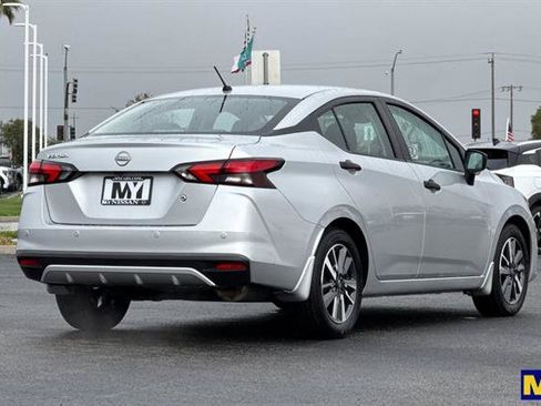 Used 2024 Nissan Versa S w/ S Plus Package image 4