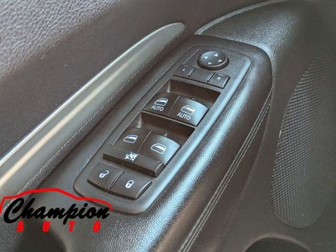 Used 2018 Dodge Durango SXT w/ 3rd Row Seating Group RWD image 27