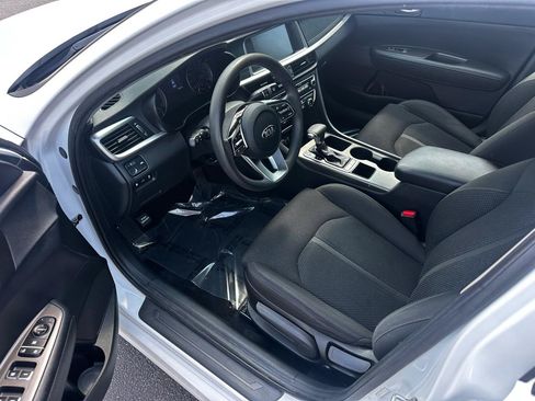 Used 2020 Kia Optima LX FWD image 9