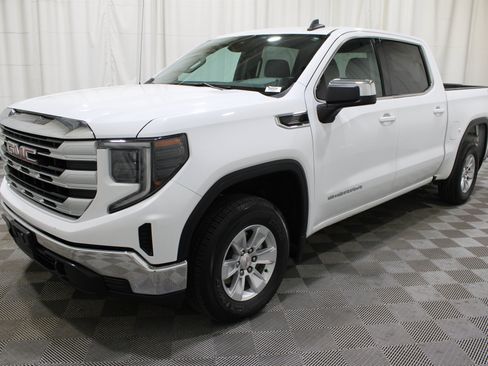 Used 2024 GMC Sierra 1500 SLE AWD/4WD image 40