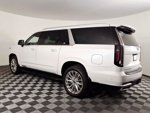 Certified 2023 Cadillac Escalade ESV Premium Luxury w/ Performance Package AWD/4WD image 6