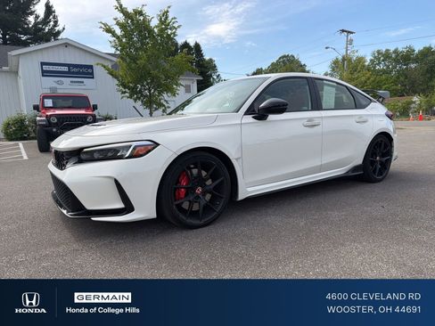 Used 2023 Honda Civic Type R image 1