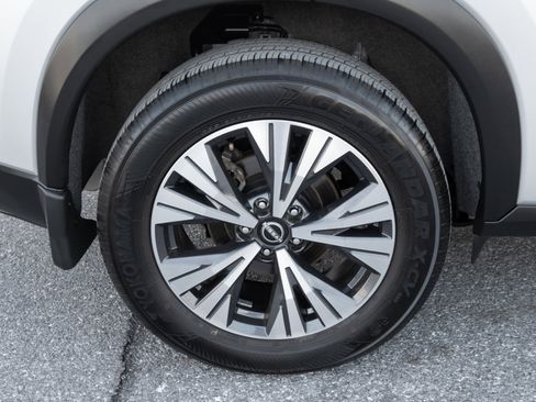 Used 2023 Nissan Rogue SV image 38