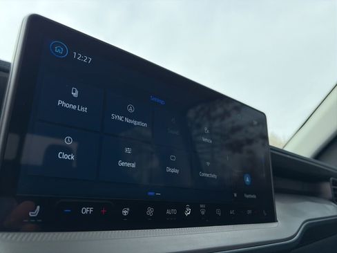 Used 2025 Ford Maverick Lobo AWD/4WD image 15