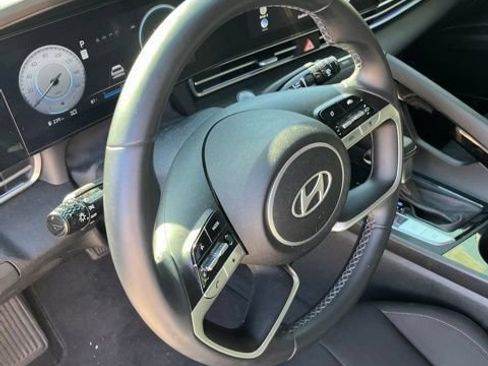 Used 2024 Hyundai Elantra SEL w/ Convenience Package FWD image 13