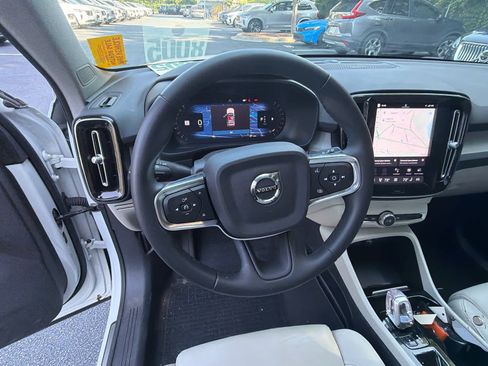 Used 2024 Volvo XC40 B5 Plus w/ Protection Package Premier AWD/4WD image 27
