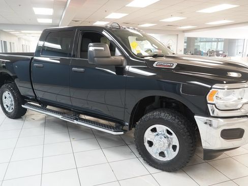 Used 2023 RAM 2500 Tradesman AWD/4WD image 13