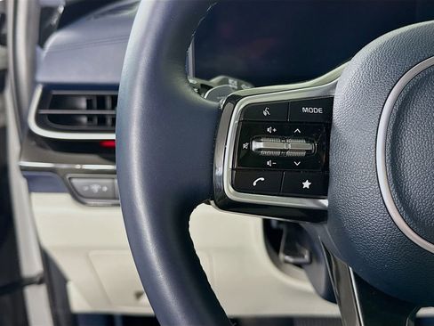 Used 2026 Kia Carnival SX Prestige FWD image 23