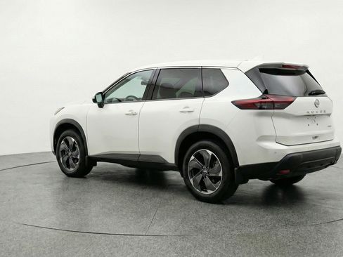 Used 2025 Nissan Rogue SV AWD/4WD image 6