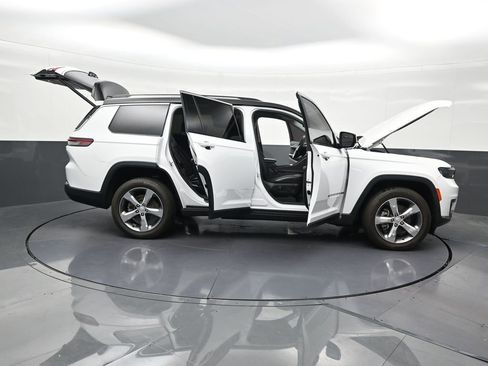 Used 2021 Jeep Grand Cherokee L Limited RWD image 33