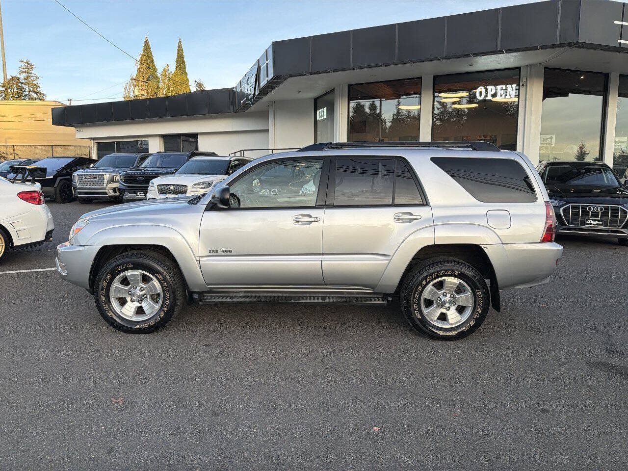 Used 2003 Toyota 4Runner SR5 w/ Preferred Accessory Pkg AWD/4WD image 2