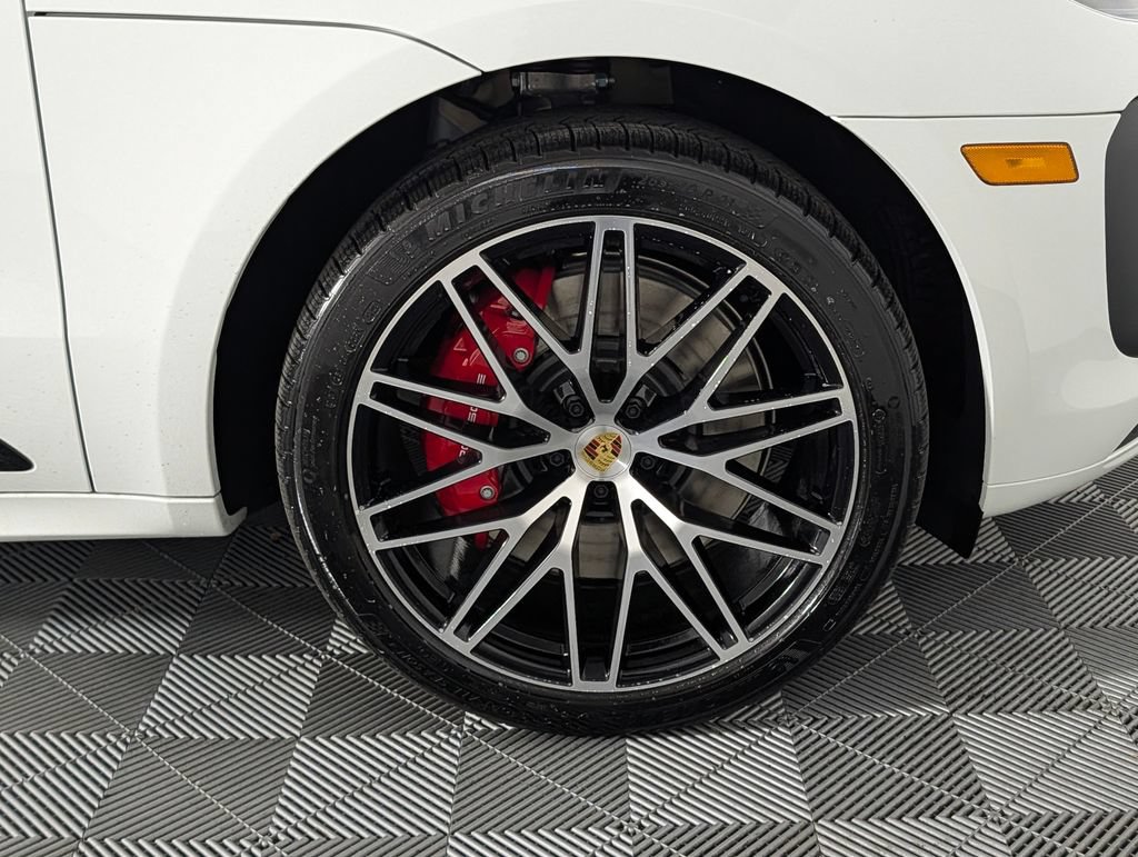 New 2026 Porsche Macan GTS AWD/4WD image 14