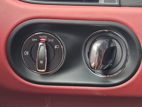 Certified 2026 Porsche Macan GTS AWD/4WD image 21