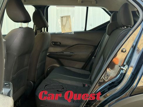 Used 2019 Nissan Kicks S FWD image 11