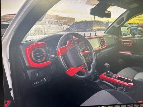Used 2021 Toyota Tacoma TRD Off-Road image 6
