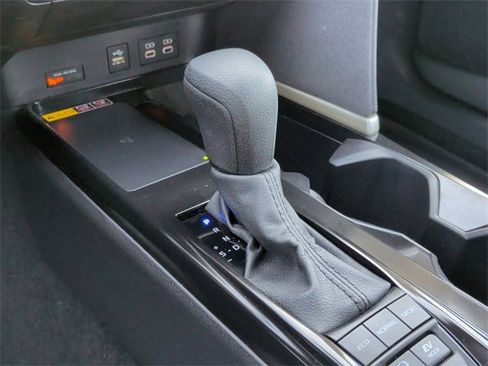 Certified 2025 Toyota Camry LE image 21