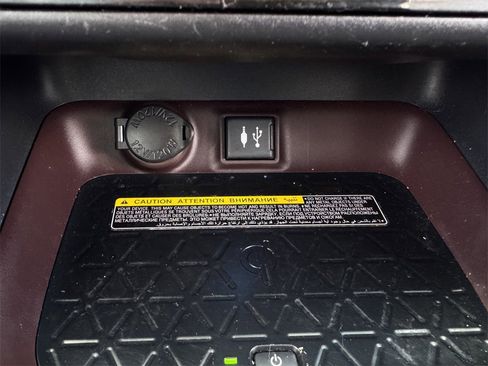 Used 2019 Toyota RAV4 Limited w/ Advanced Technology Package image 19