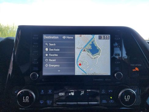 Used 2022 Toyota Highlander XLE image 41