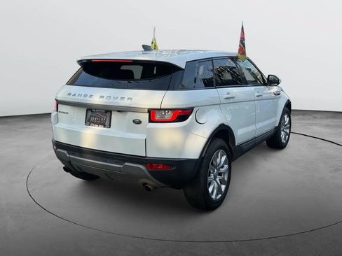 Used 2017 Land Rover Range Rover Evoque SE AWD/4WD image 4