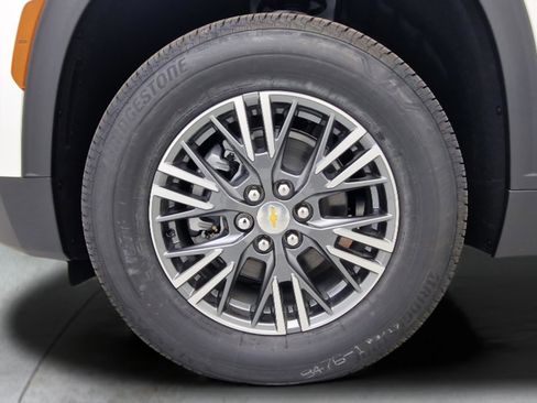 New 2026 Chevrolet Traverse LT w/ Driver Confidence Package FWD image 35